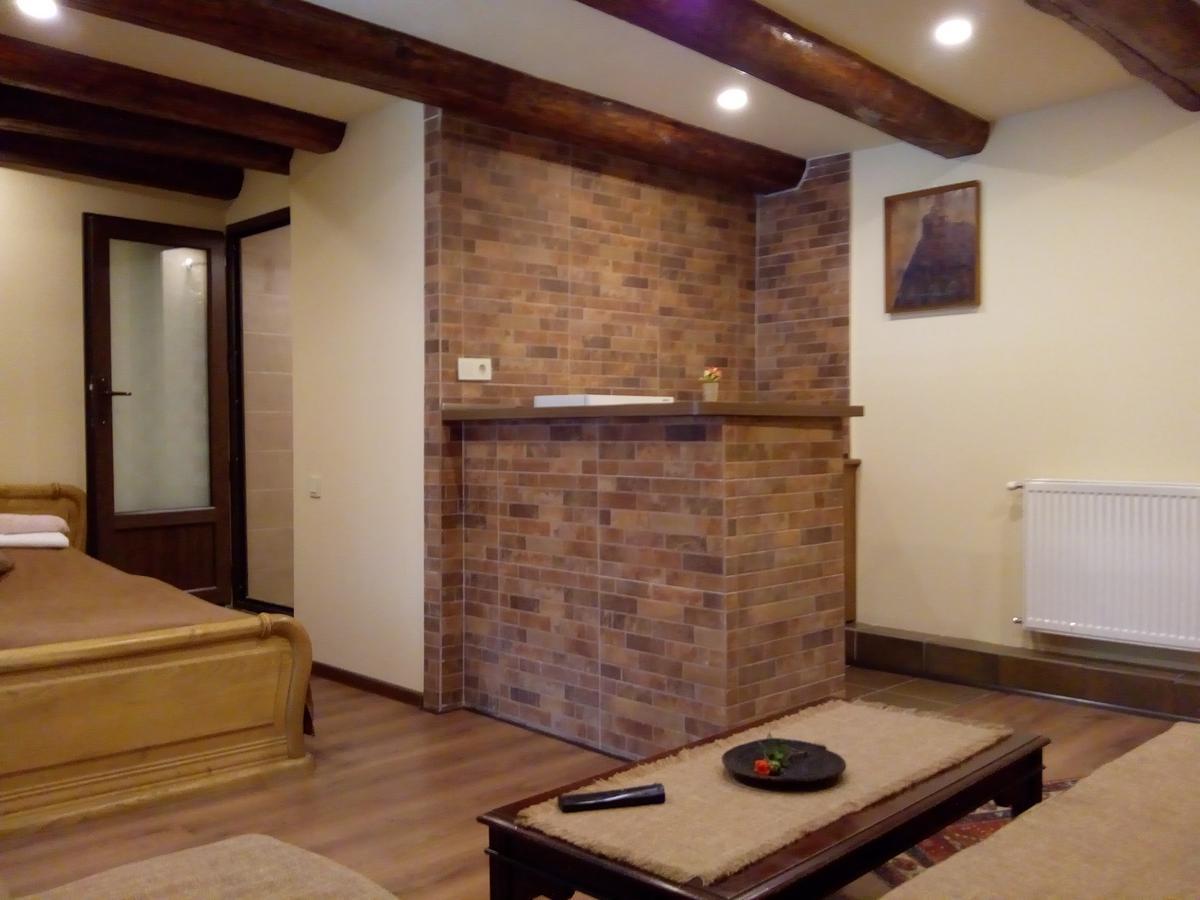 Low Budget Room With King Size Bed Tbilisi Esterno foto