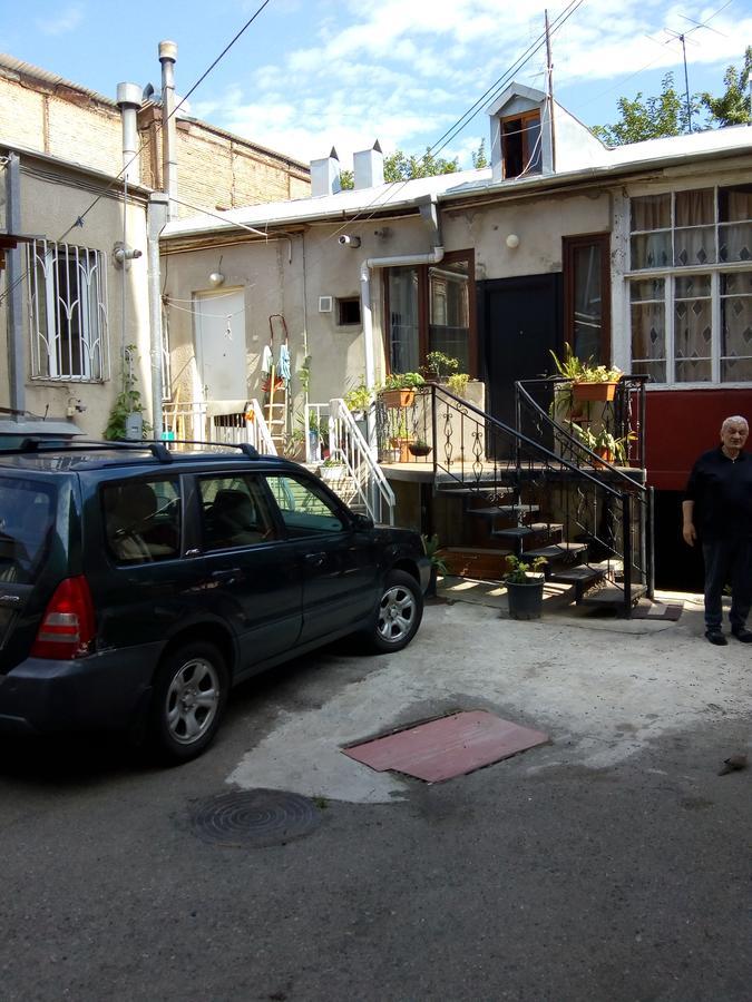 Low Budget Room With King Size Bed Tbilisi Esterno foto